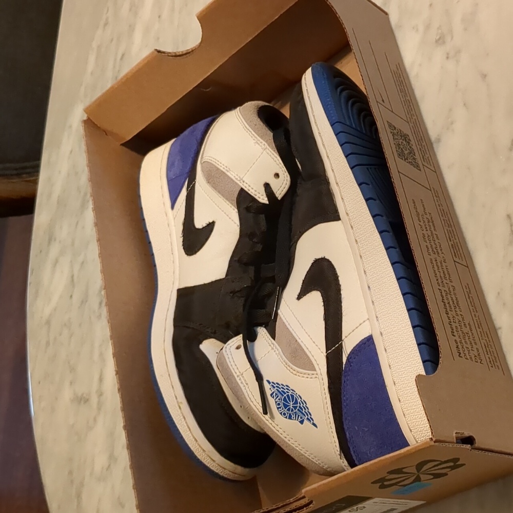 Jordan 1 Royal toe Mid SE